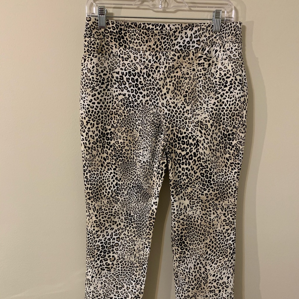 Chico’s Women’s Leopard Print Pants - Size: 0.5P - Picture 2 of 8